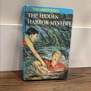 Vintage like new #14 The Hardy Boys - The Hidden Harbor Mystery Book
